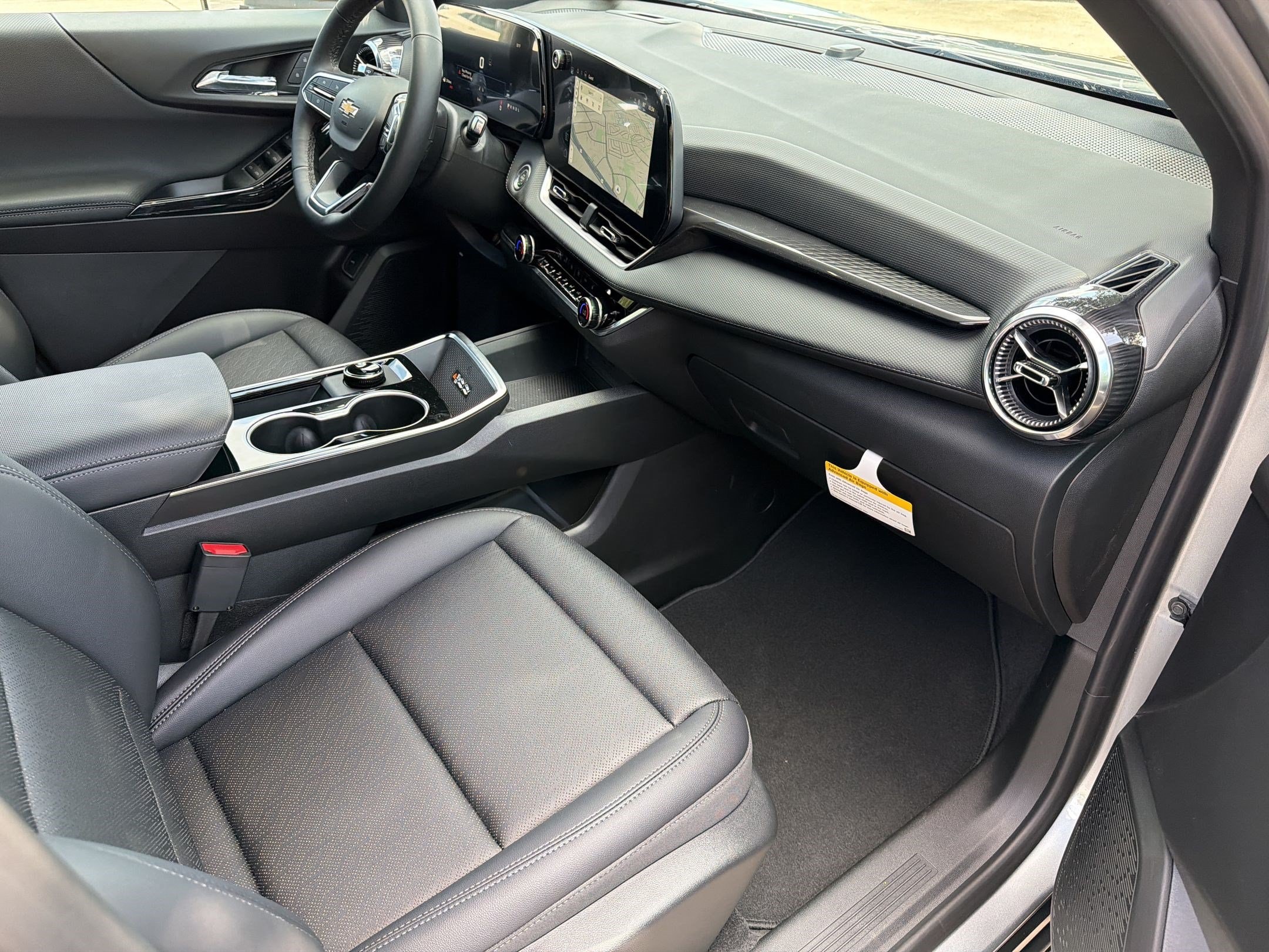 2027 Chevrolet Equinox LT - Photo 31