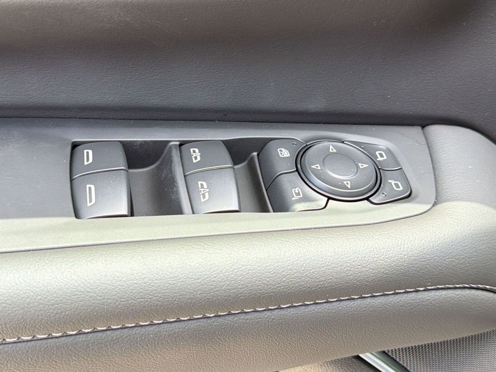 2026 Chevrolet Suburban Z71 - Photo 13