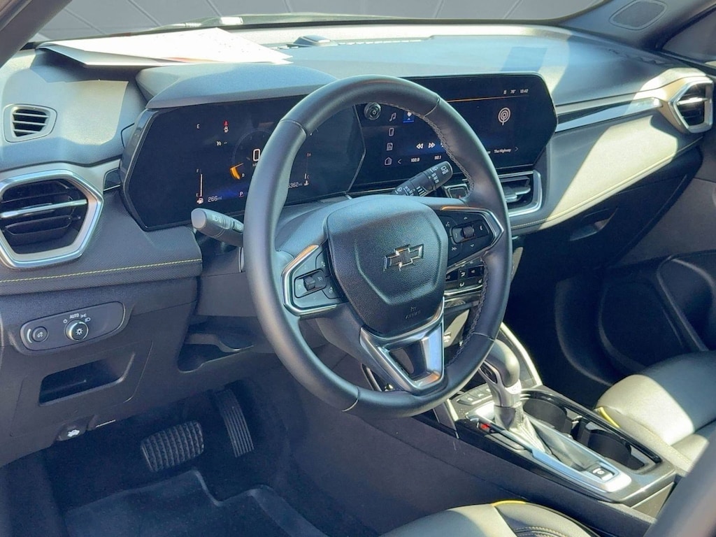 Used 2025 Chevrolet Trailblazer Activ SUV
