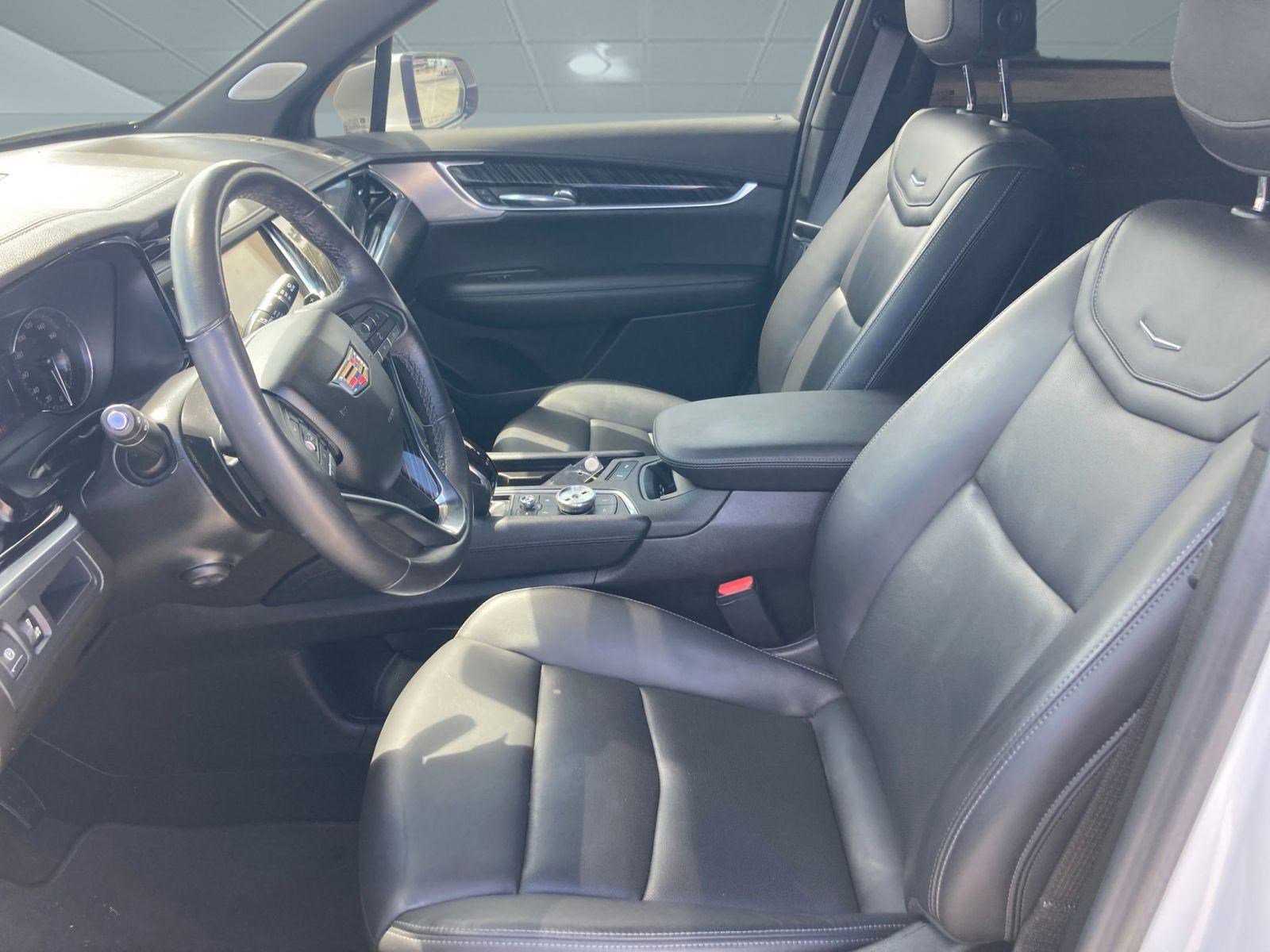 2023 Cadillac XT6 Premium Luxury photo 3