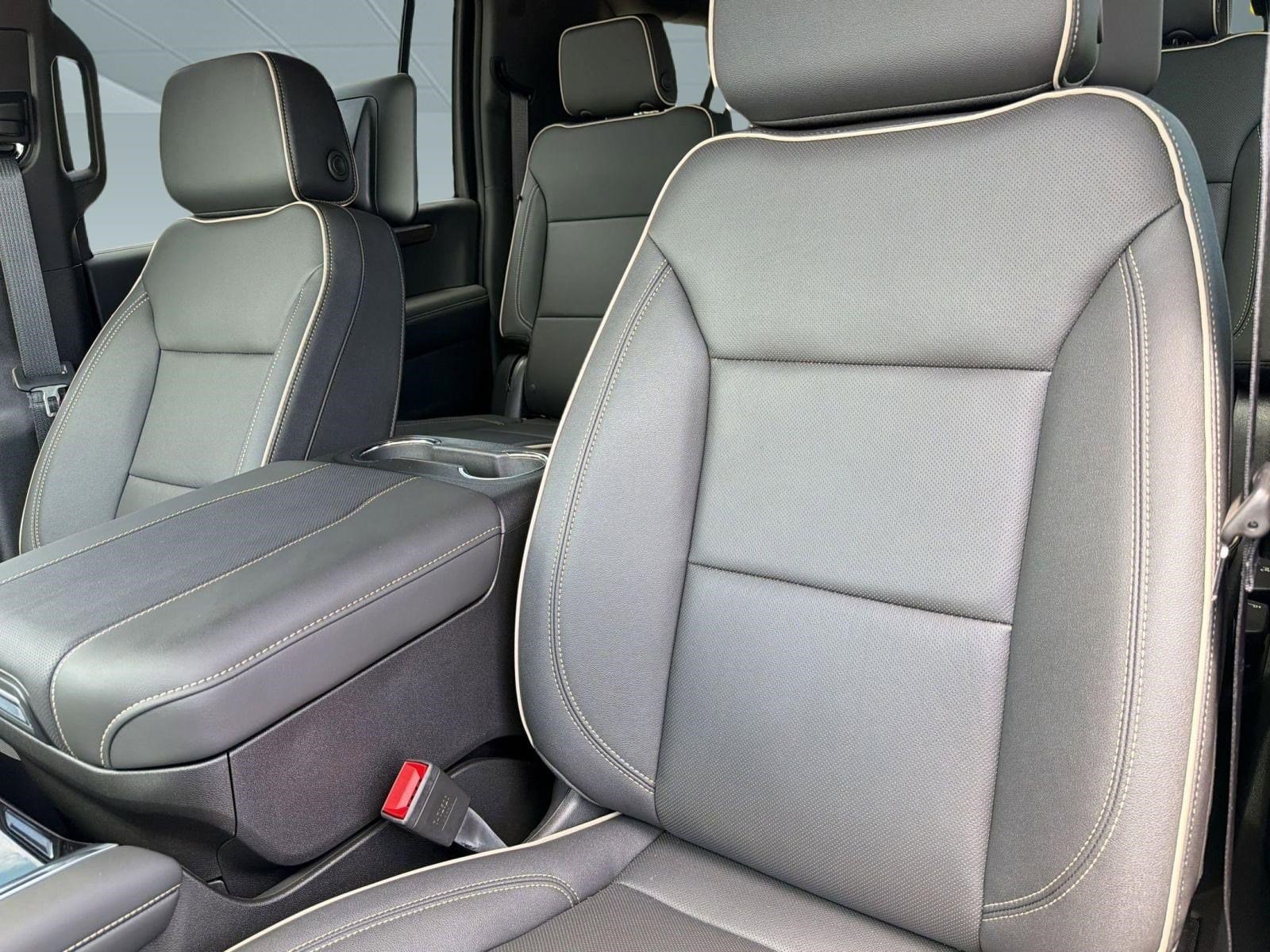 2026 Chevrolet Suburban Premier - Photo 25