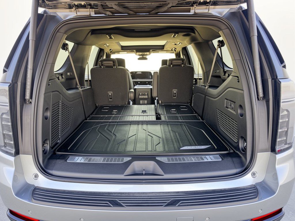2026 Chevrolet Suburban RST - Photo 28