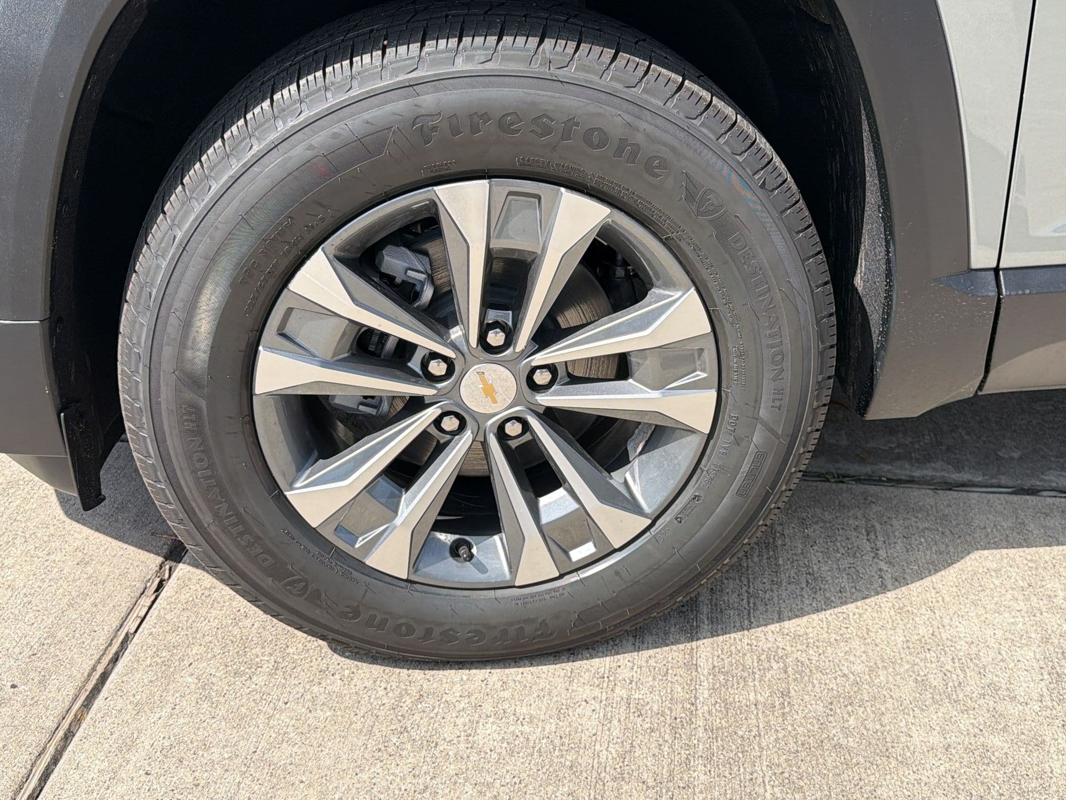 2027 Chevrolet Equinox LT - Photo 13