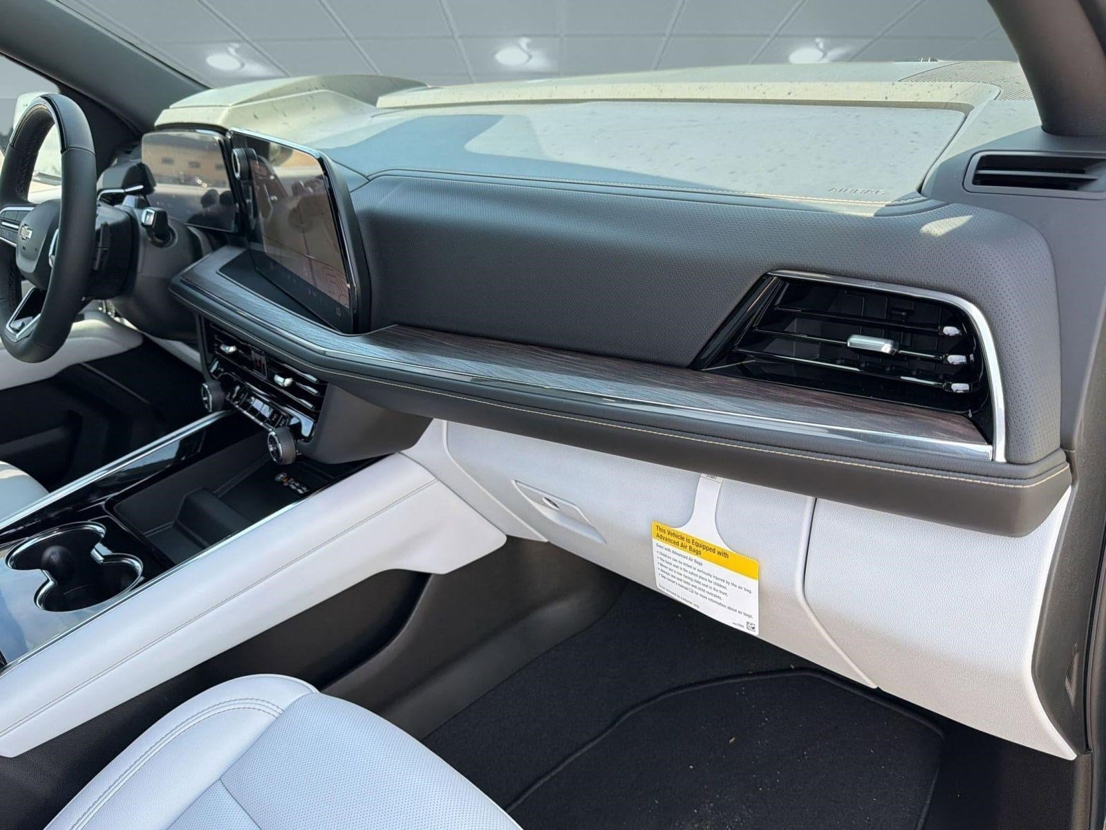 2025 Chevrolet Suburban Premier - Photo 22