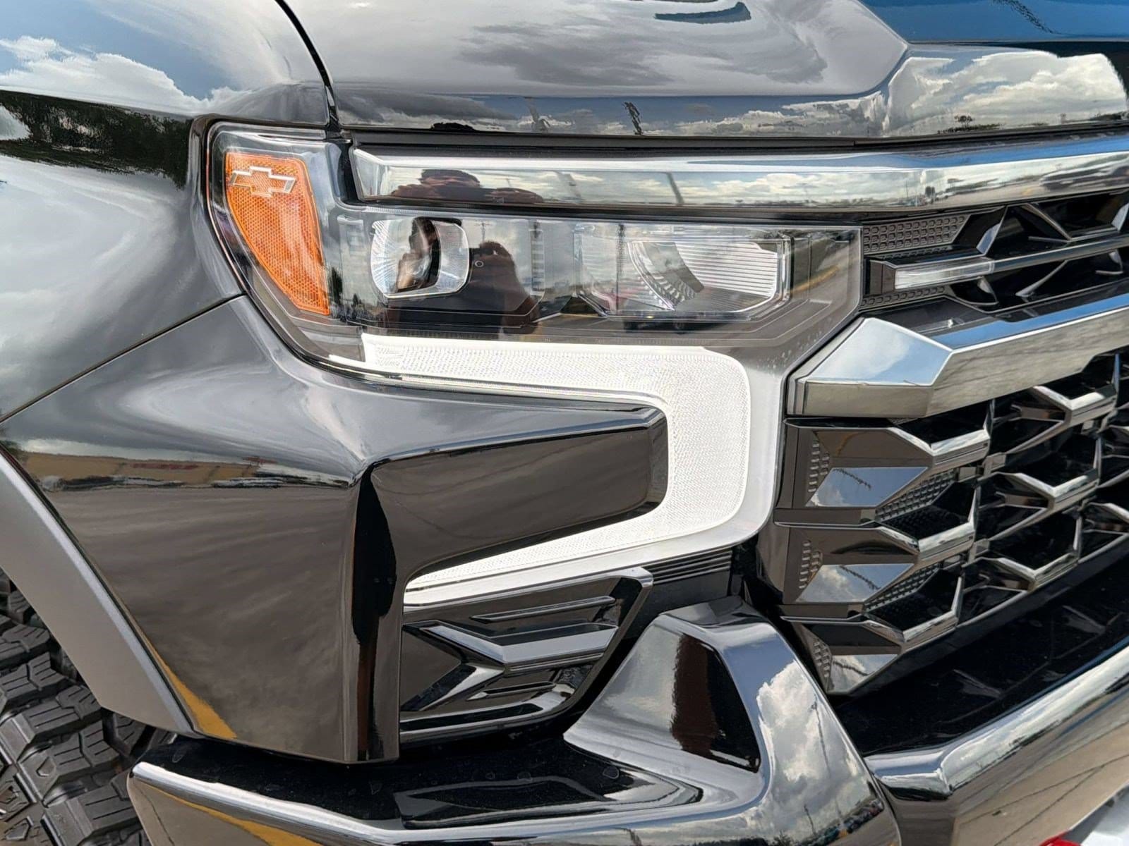 2026 Chevrolet Silverado 1500 ZR2 - Photo 10