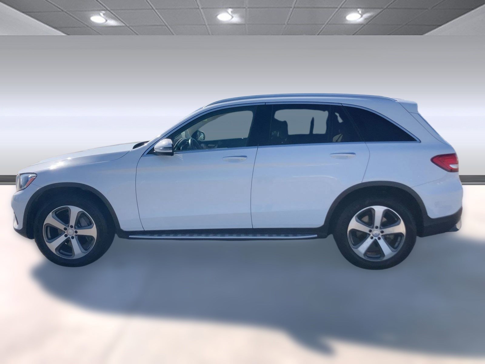 2017 Mercedes Benz GLC 300 photo 2