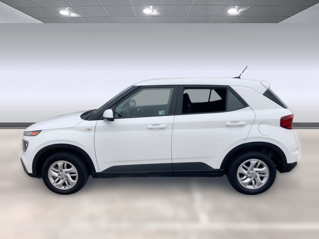 Used 2025 Hyundai Venue SE SUV