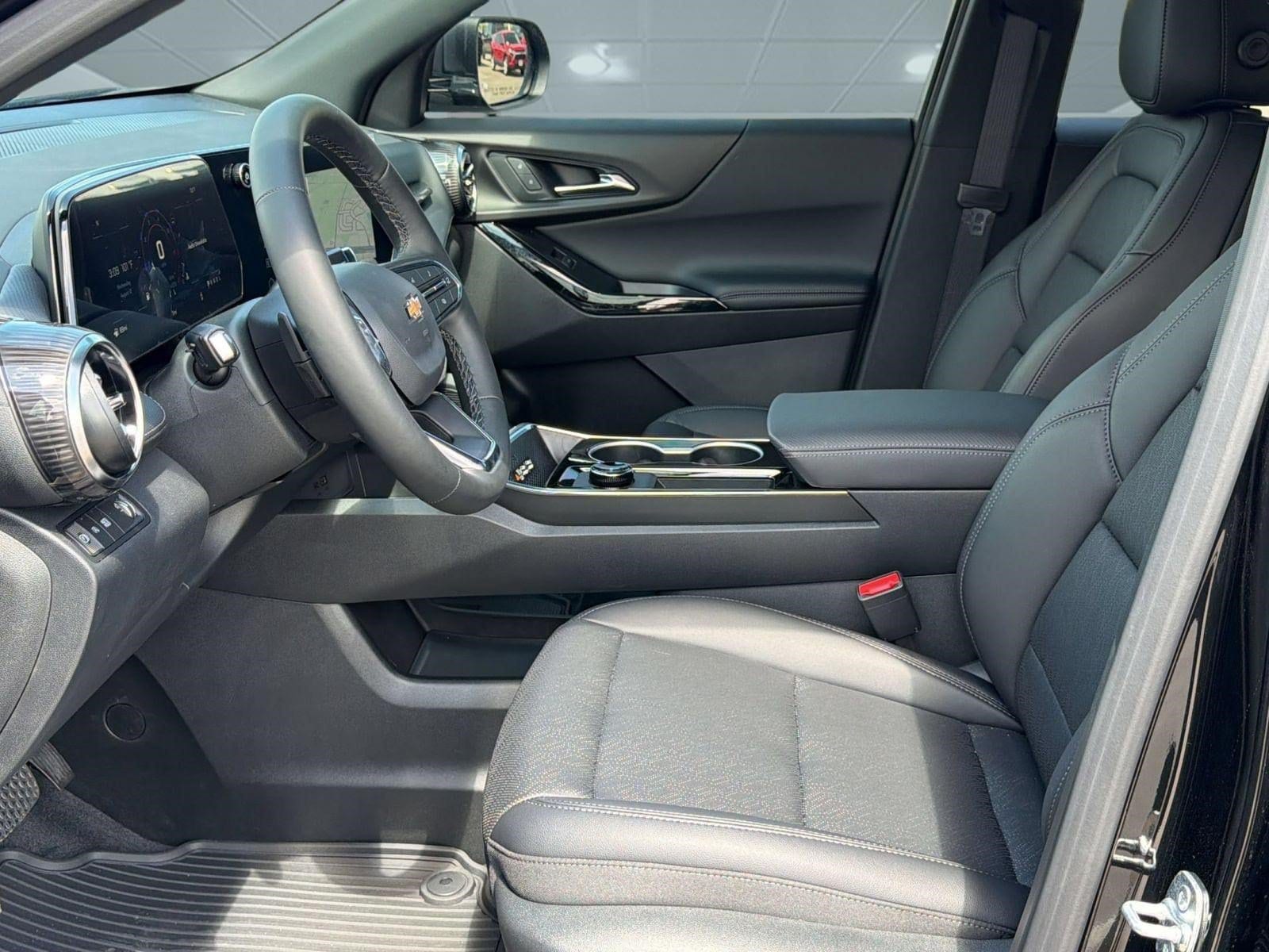 2027 Chevrolet Equinox LT - Photo 5