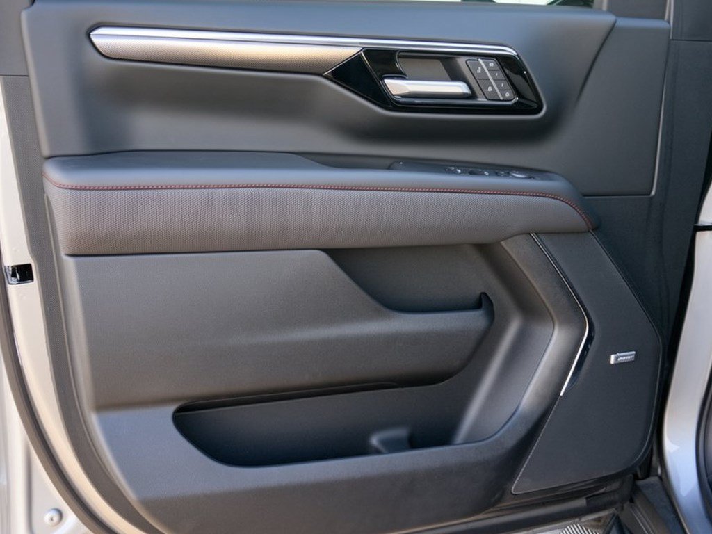 2026 Chevrolet Suburban RST - Photo 14