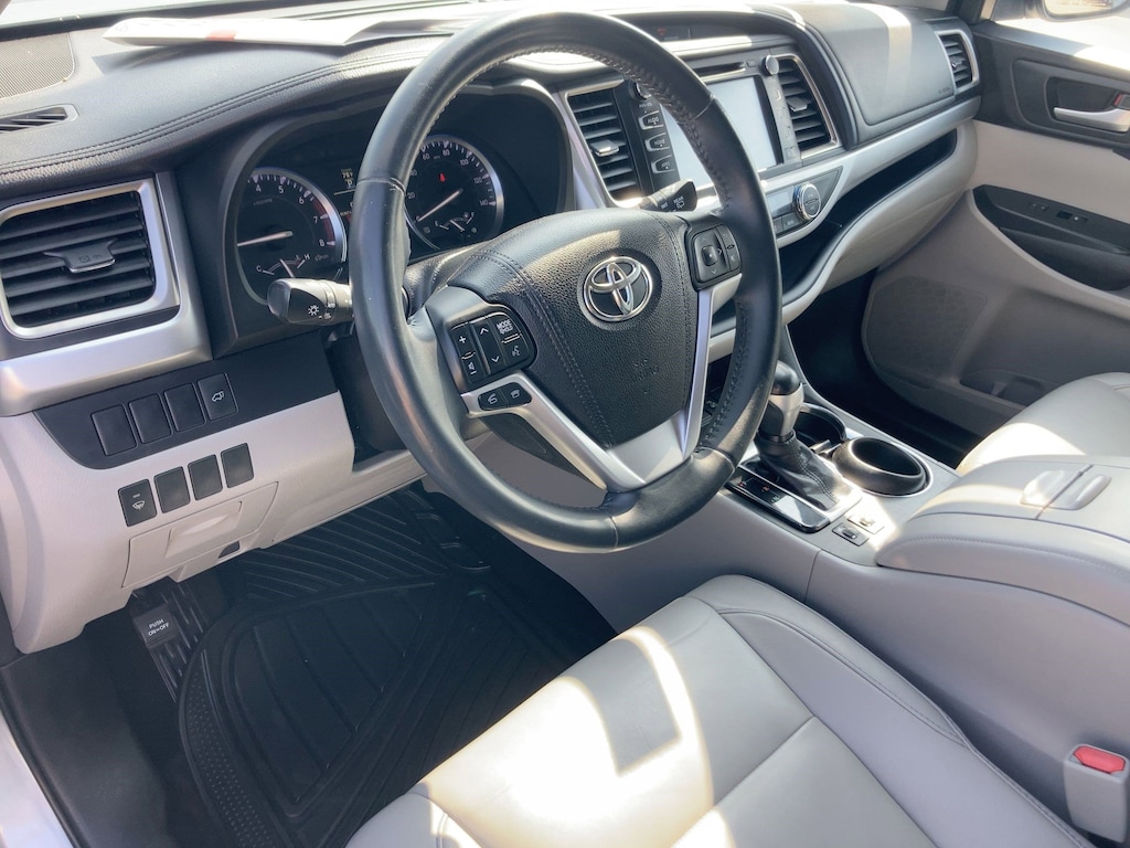 Used 2016 Toyota Highlander XLE