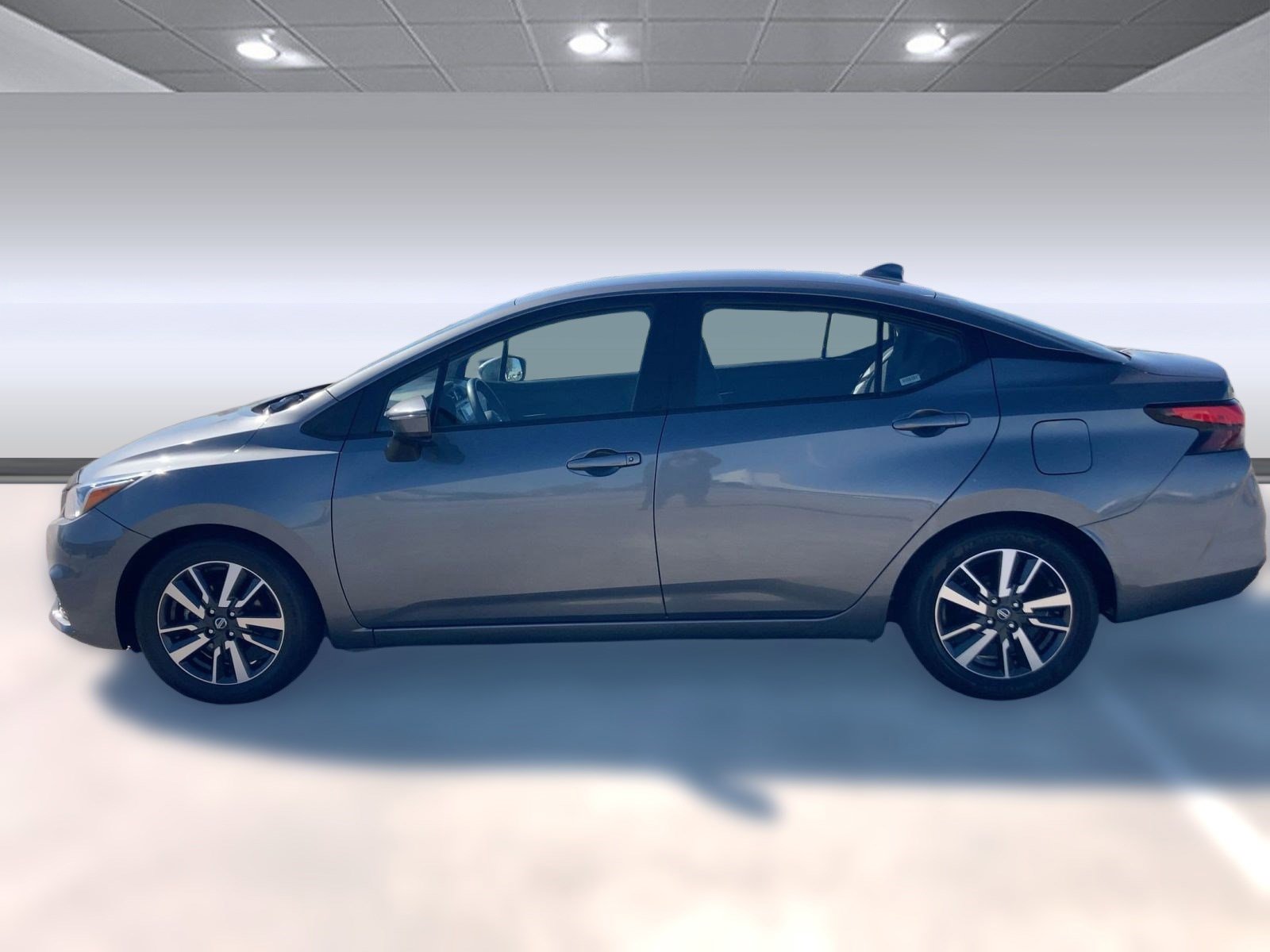 2021 Nissan Versa SV photo 2