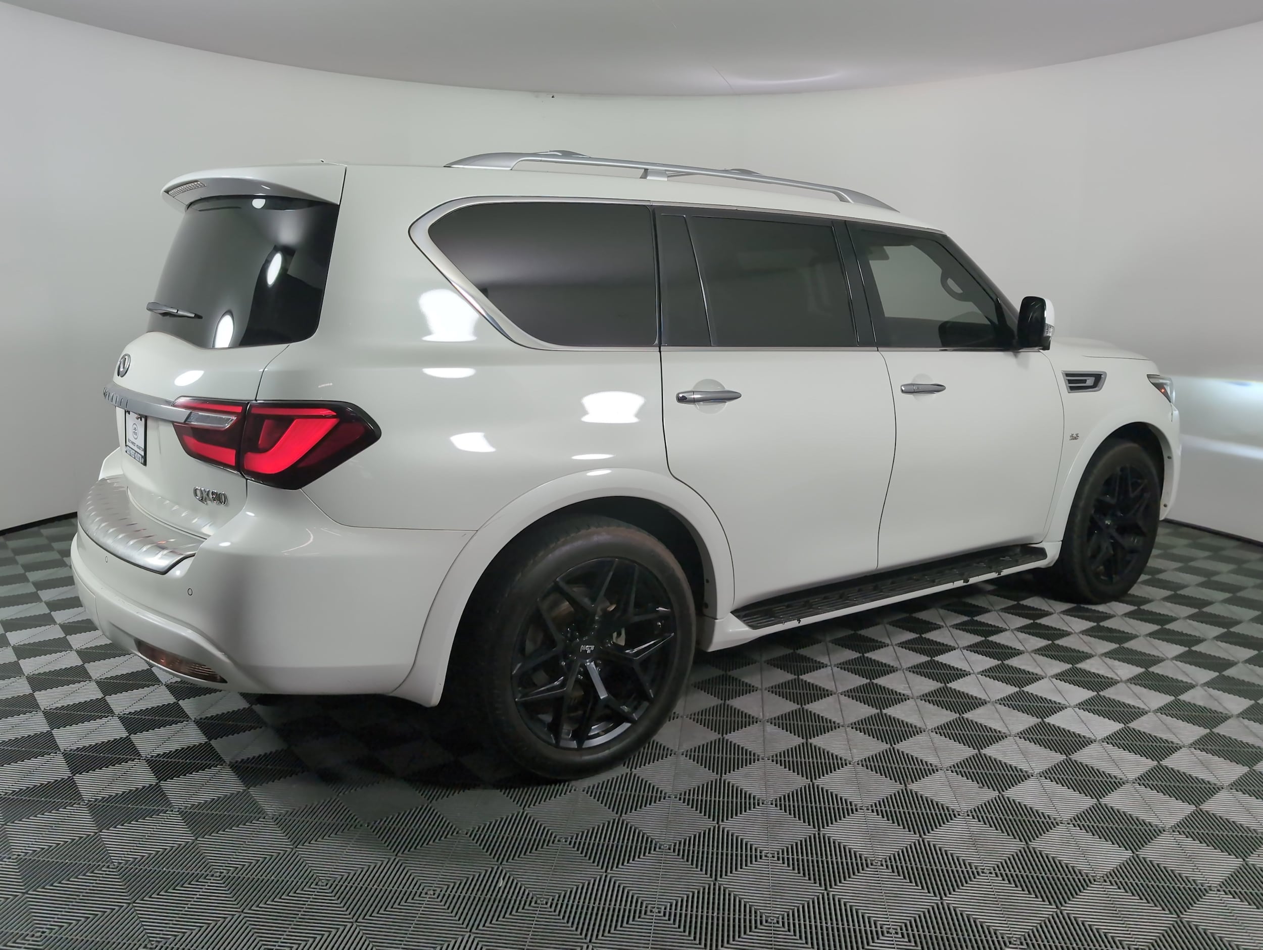 Used 2019 INFINITI QX80 Base with VIN JN8AZ2NF7K9680307 for sale in Baytown, TX