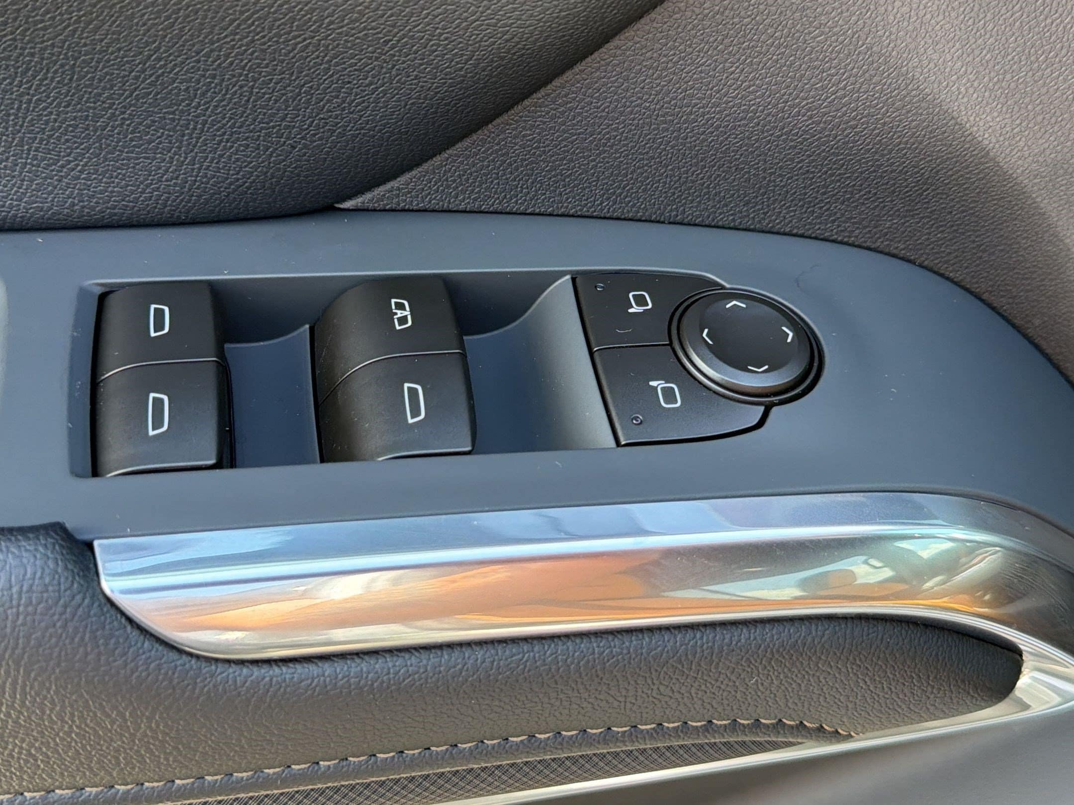 2027 Chevrolet Traverse Z71 - Photo 15
