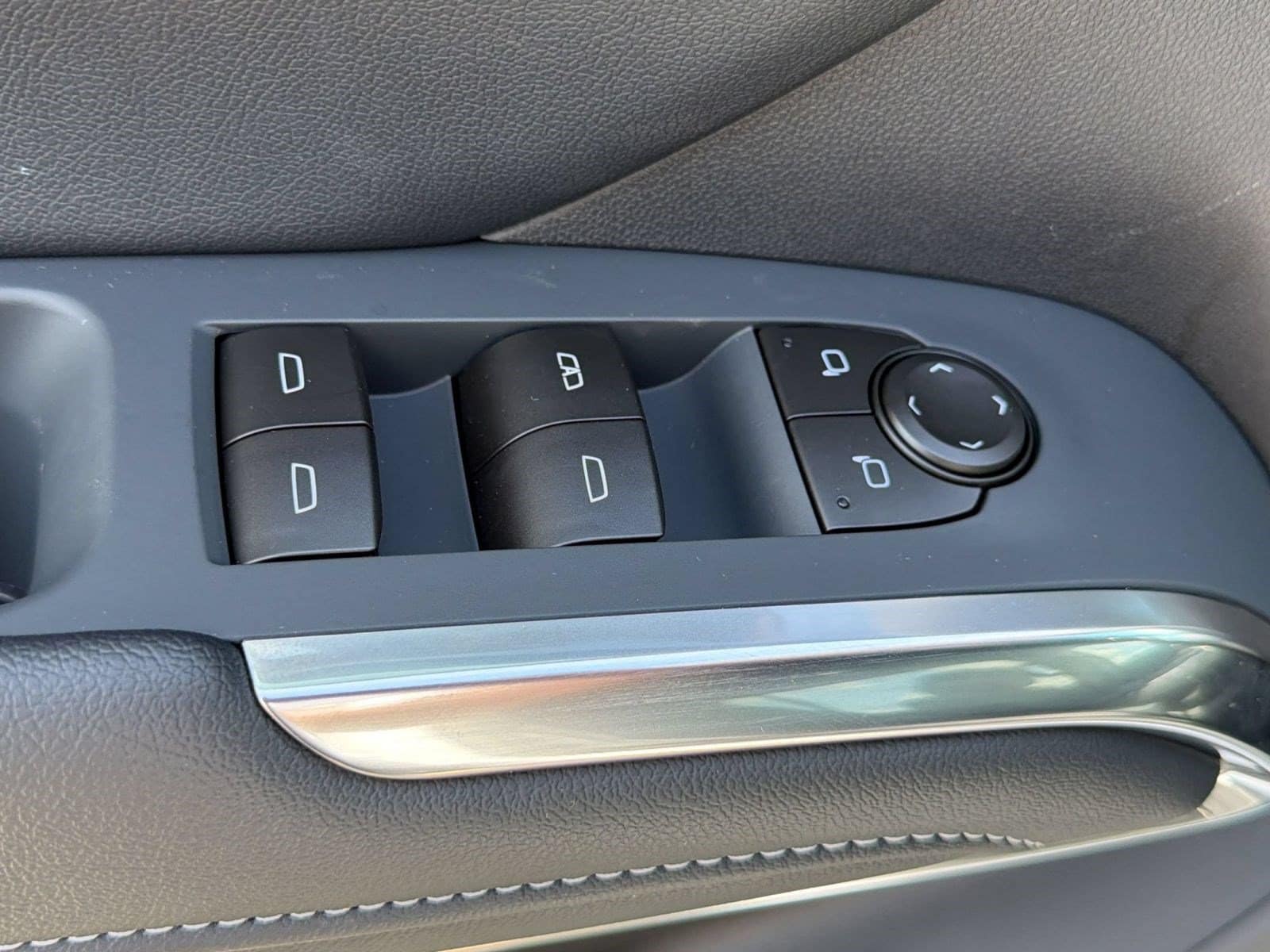 2027 Chevrolet Traverse LT - Photo 15