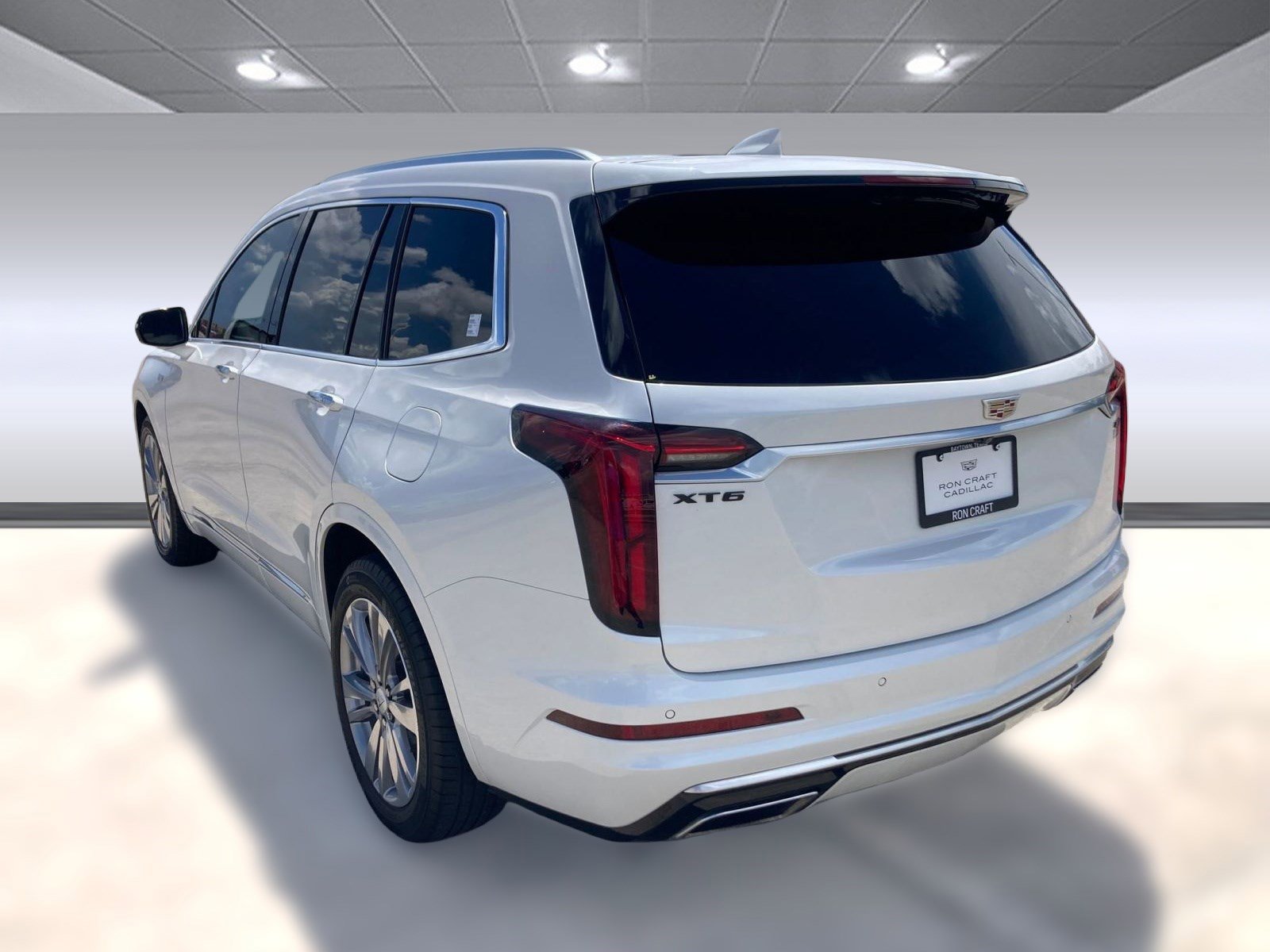 2023 Cadillac XT6 Premium Luxury photo 2