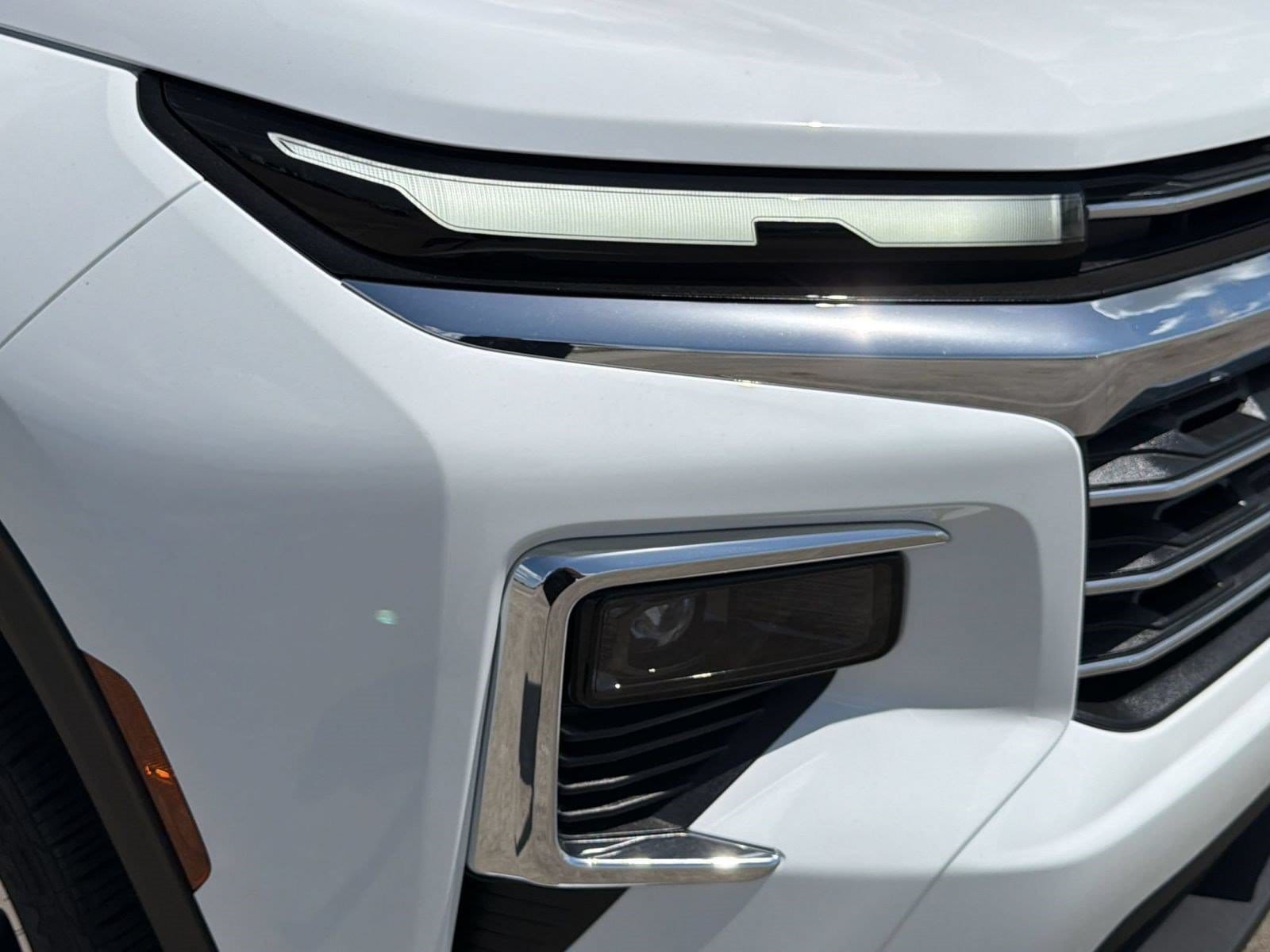 2027 Chevrolet Traverse LT - Photo 12