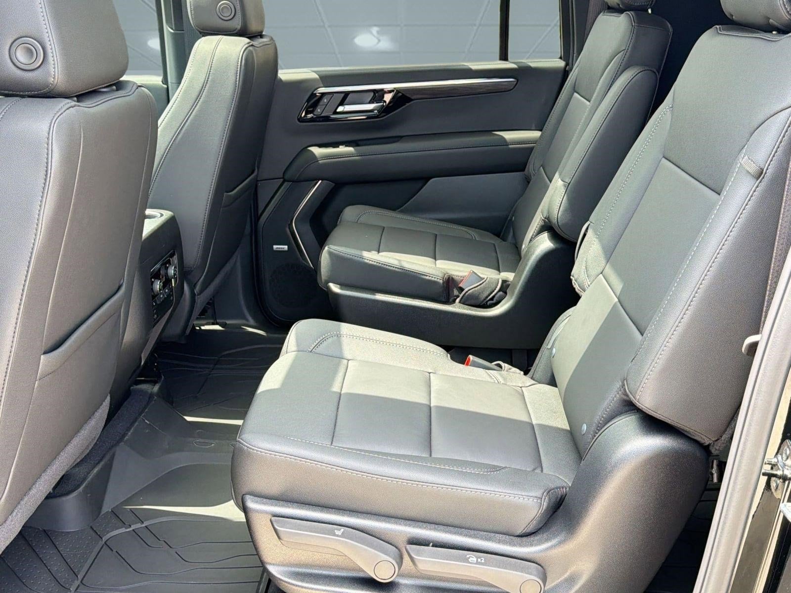 2026 Chevrolet Suburban Z71 - Photo 14