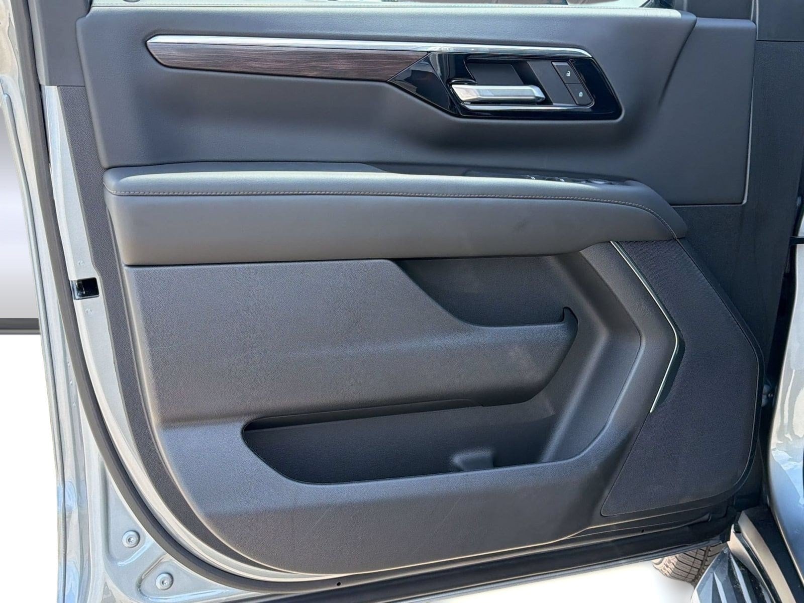 2026 Chevrolet Tahoe LS - Photo 23
