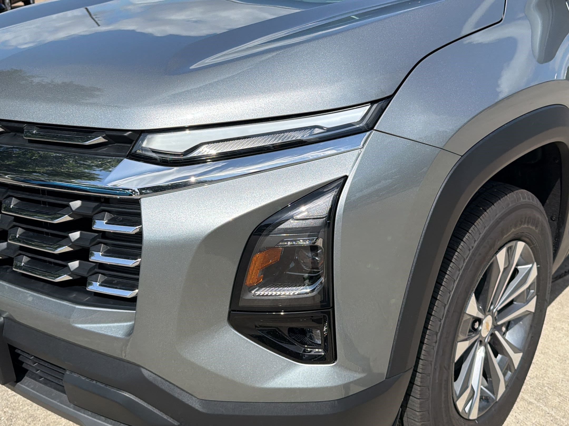 2027 Chevrolet Equinox LT - Photo 12