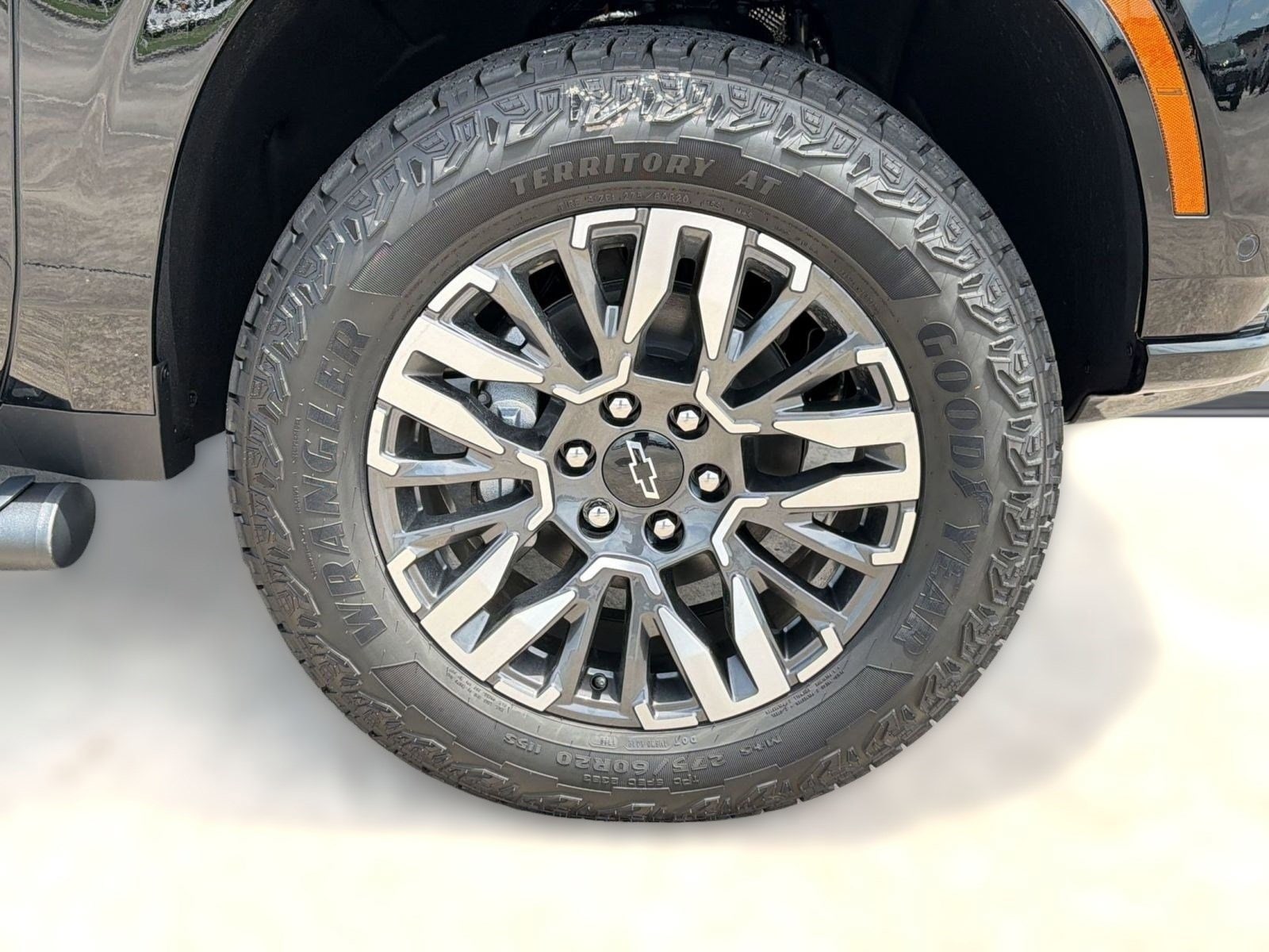 2026 Chevrolet Suburban Z71 - Photo 12