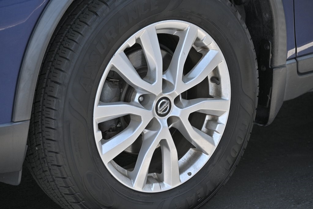 2019 Nissan Rogue S photo 3