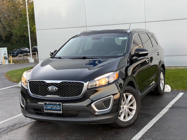 Used 2017 Kia Sorento LX with VIN 5XYPGDA56HG330114 for sale in Elgin, IL