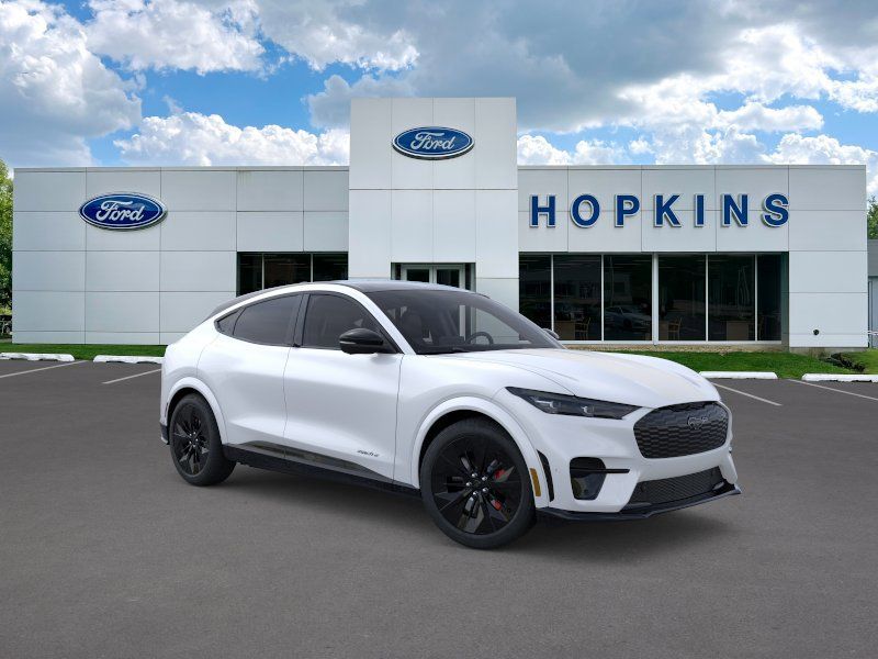 2025 Ford Mustang Mach-E GT - Photo 7