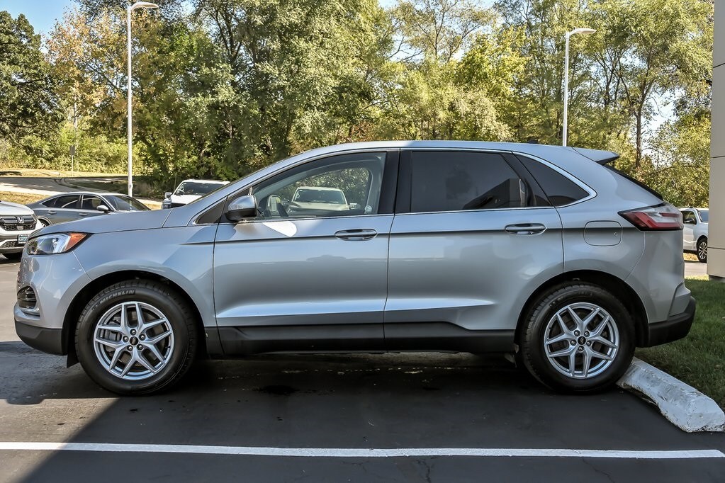 2024 Ford Edge SEL photo 4