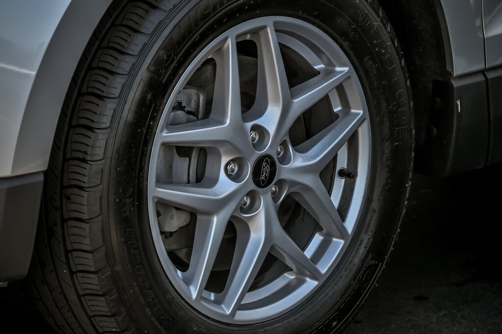 2024 Ford Edge SEL photo 3