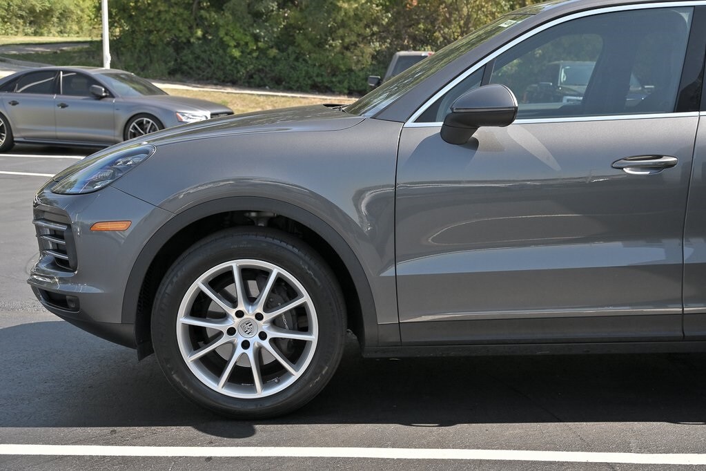 2020 Porsche Cayenne Base photo 3