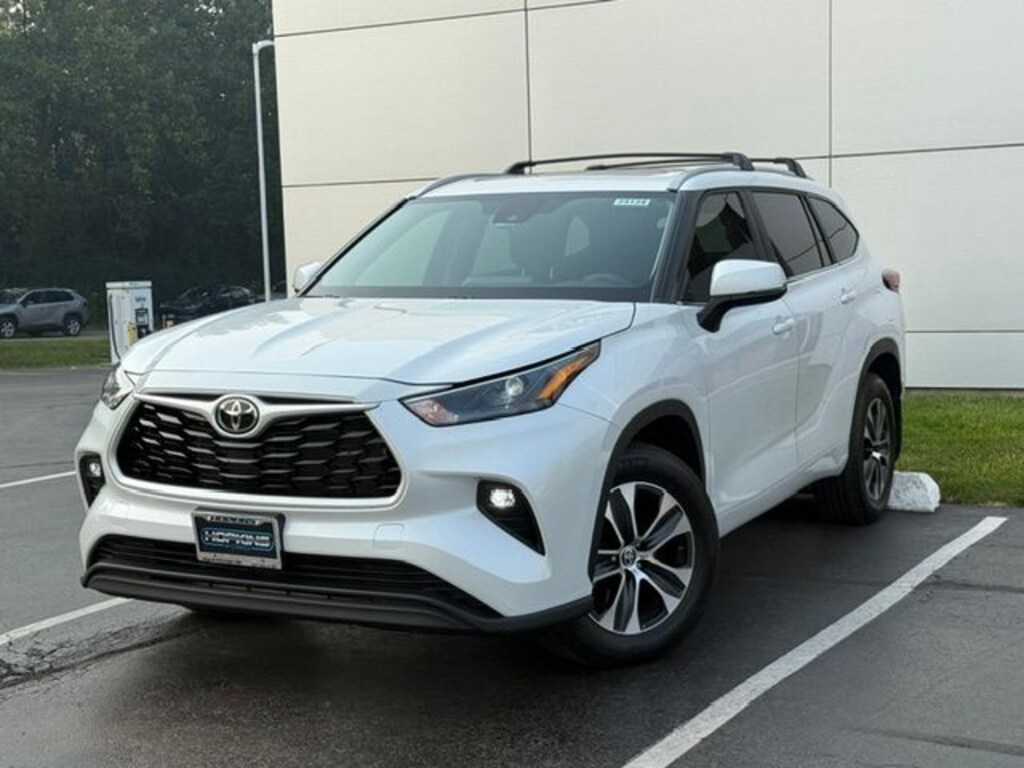 Used 2024 Toyota Highlander XLE SUV