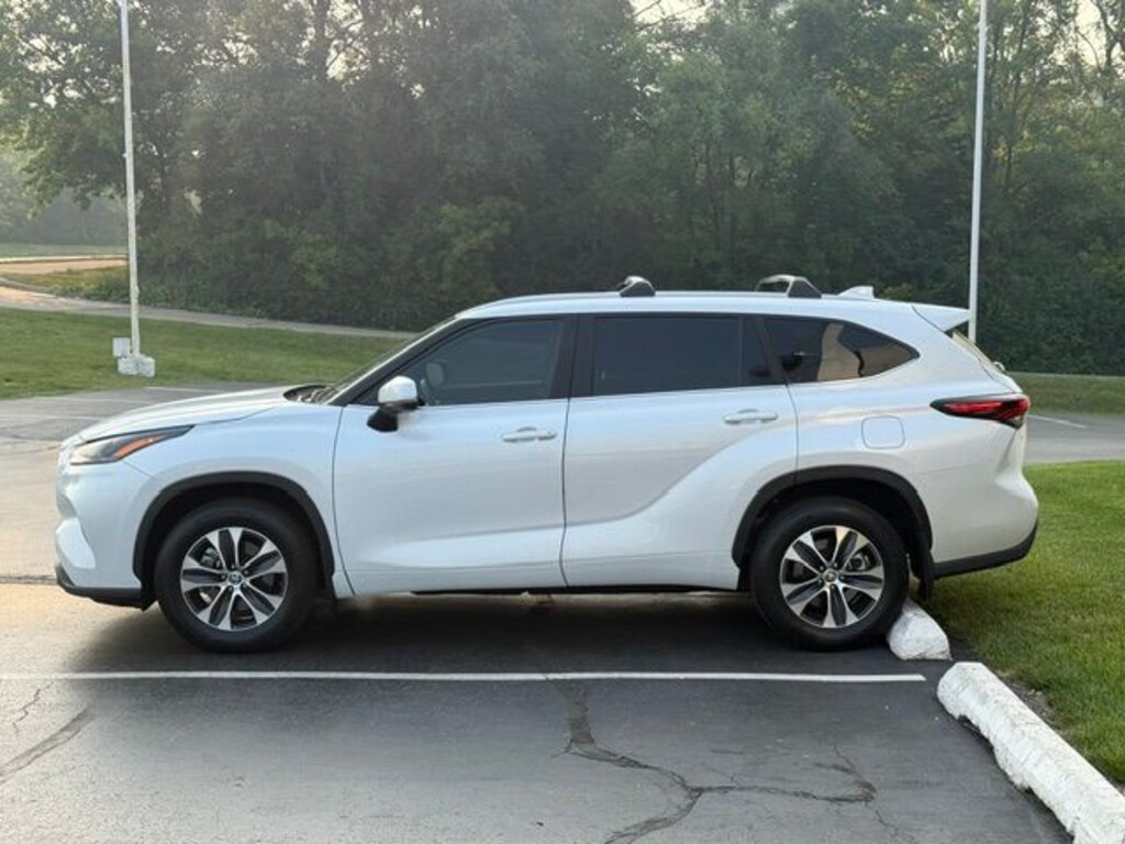 Used 2024 Toyota Highlander XLE SUV