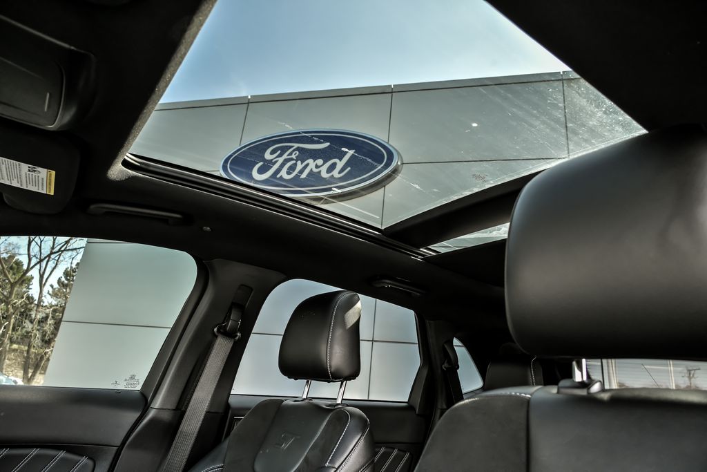 2022 Ford Edge ST - Photo 16