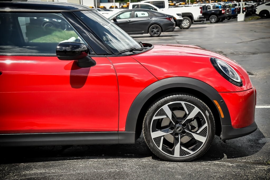 2025 Mini Cooper S Iconic photo 4