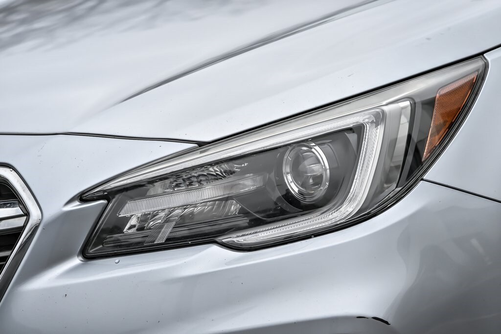 2018 Subaru Outback 2.5i Limited photo 3