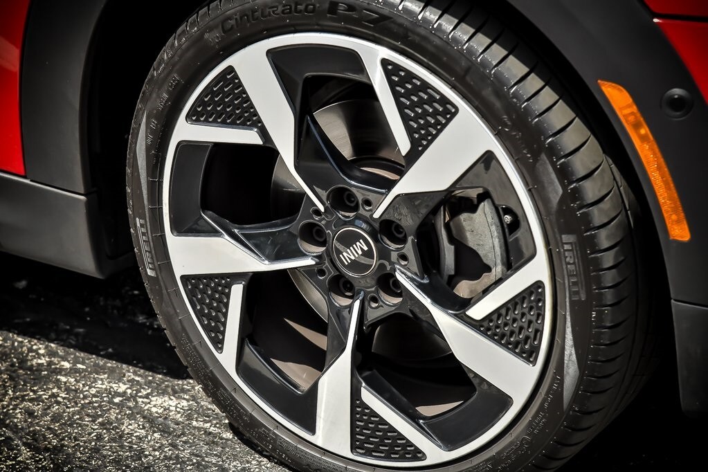 2025 Mini Cooper S Iconic photo 3