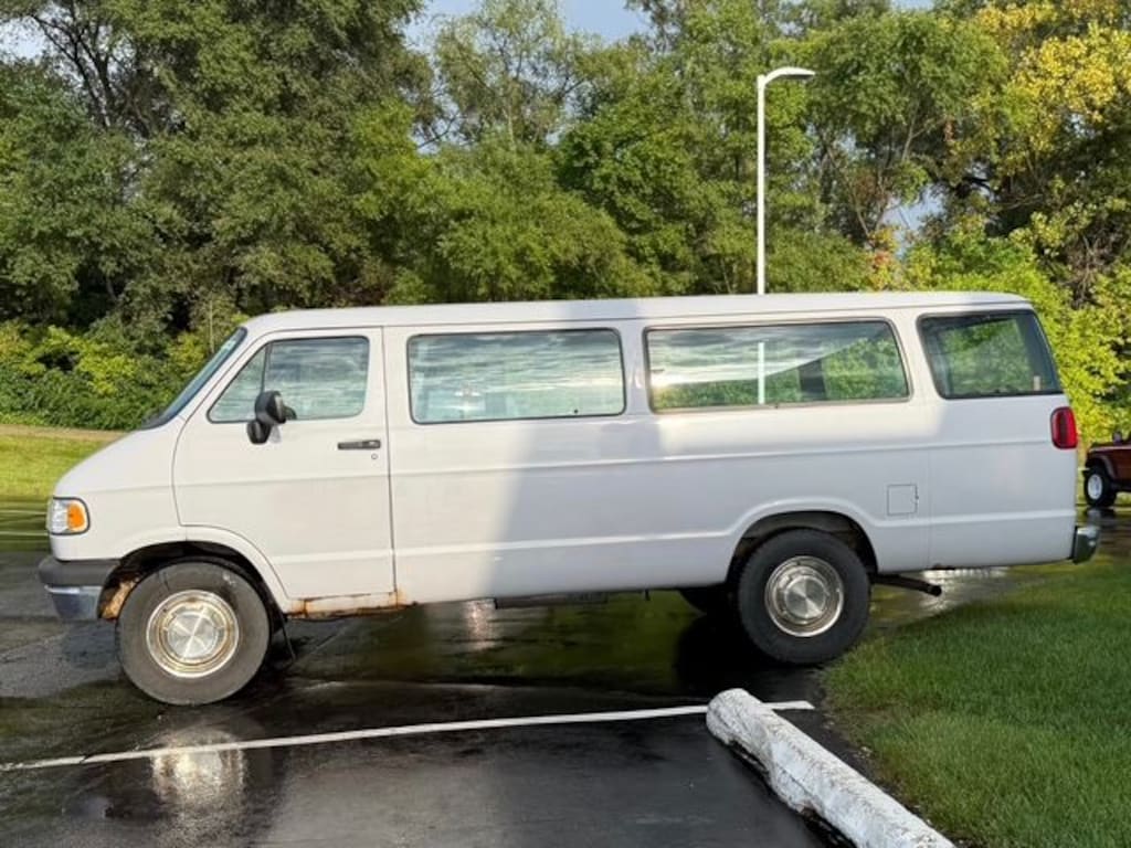 Used 1997 Dodge Ram Wagon 3500 SLT Wagon