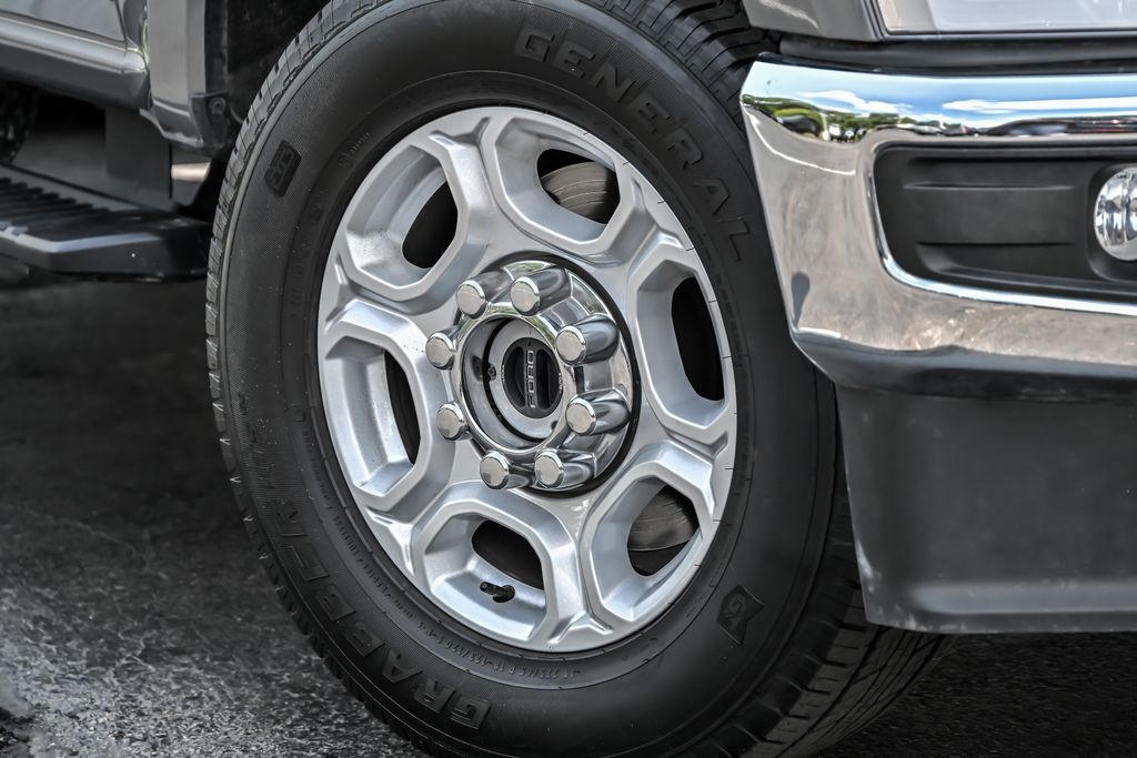 Used 2025 Ford F-250SD XLT Truck