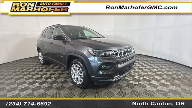 2024 Jeep Compass Latitude Lux 4X4's photo