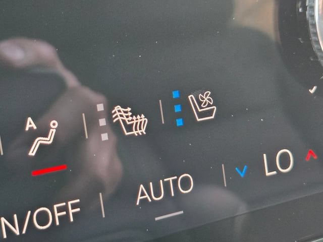 2026 GMC Yukon Denali - Photo 33