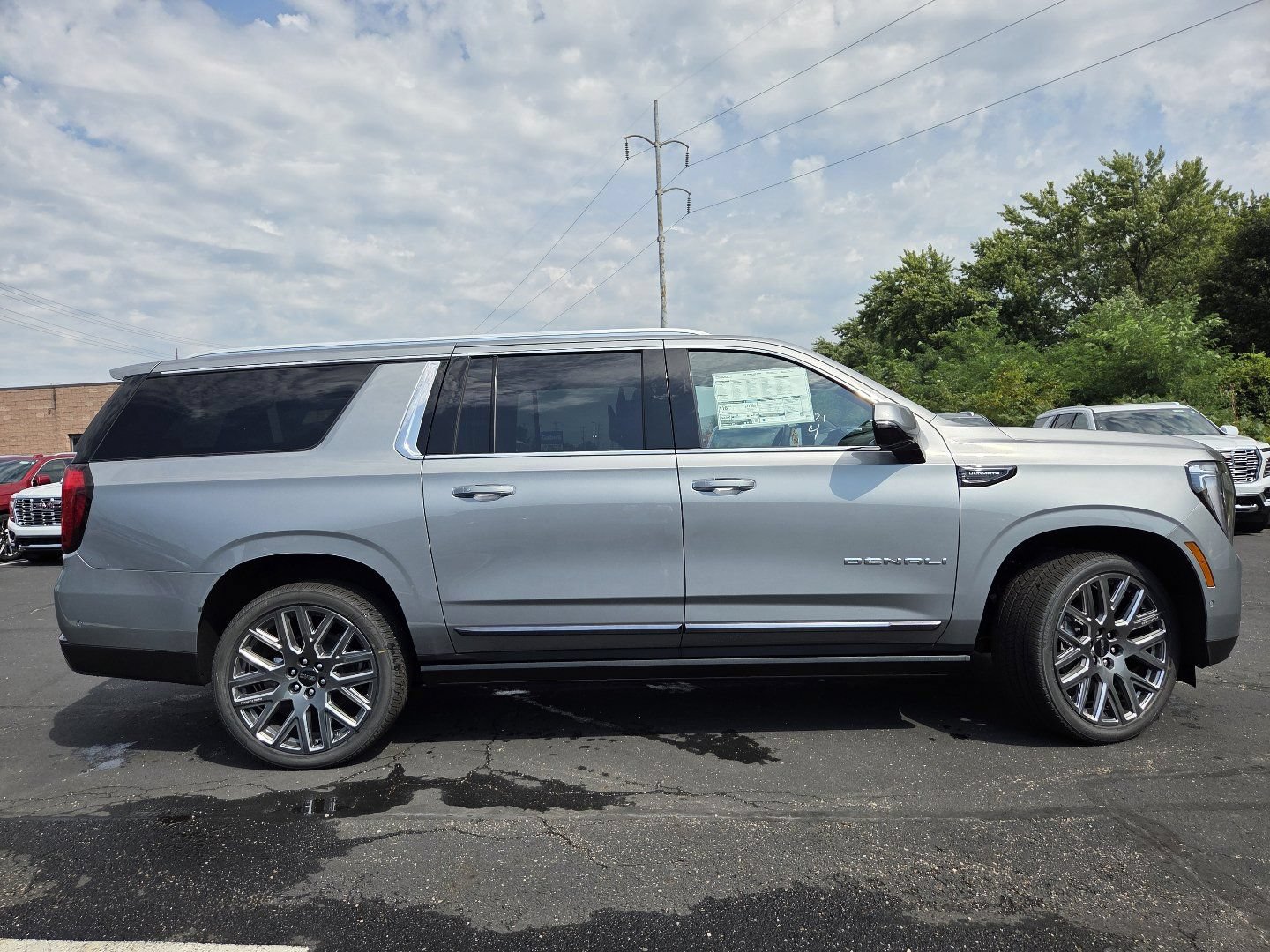 2026 GMC Yukon XL Denali Ultimate - Photo 22