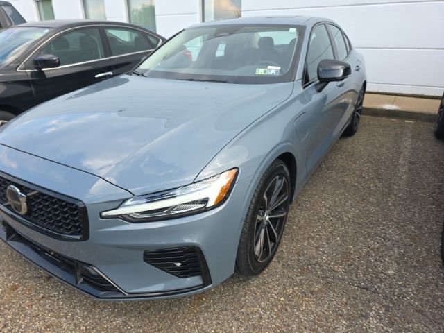 2023 Volvo S60 Recharge Plus photo 3