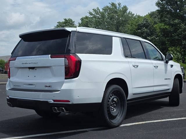 2026 GMC Yukon XL Denali - Photo 17