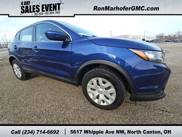 2019 Nissan Rogue Sport S's photo