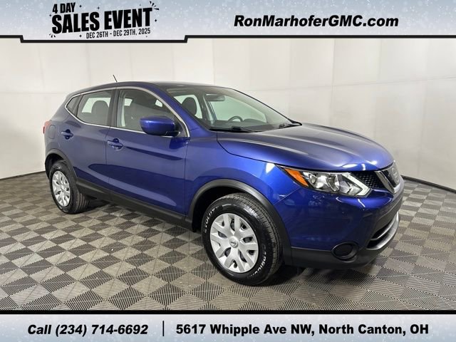 2019 Nissan Rogue Sport S's photo