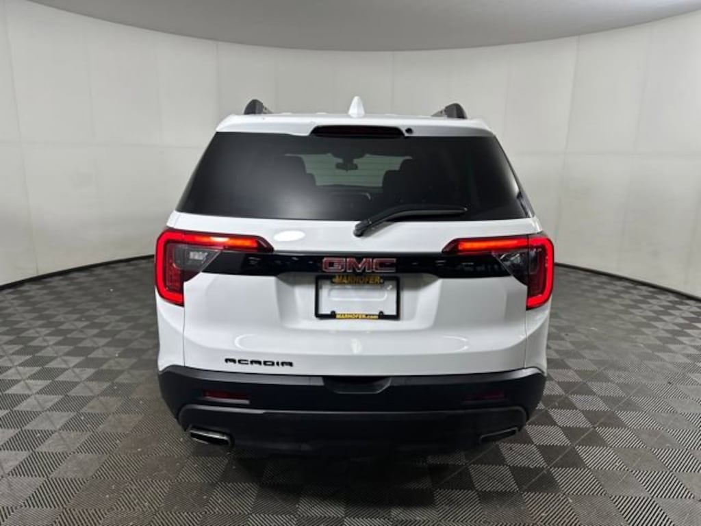Used 2023 GMC Acadia SLE SUV