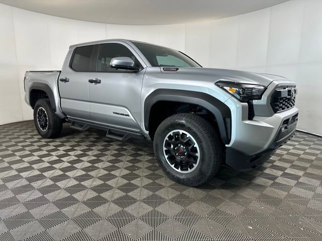 2025 Toyota Tacoma TRD Sport photo 2