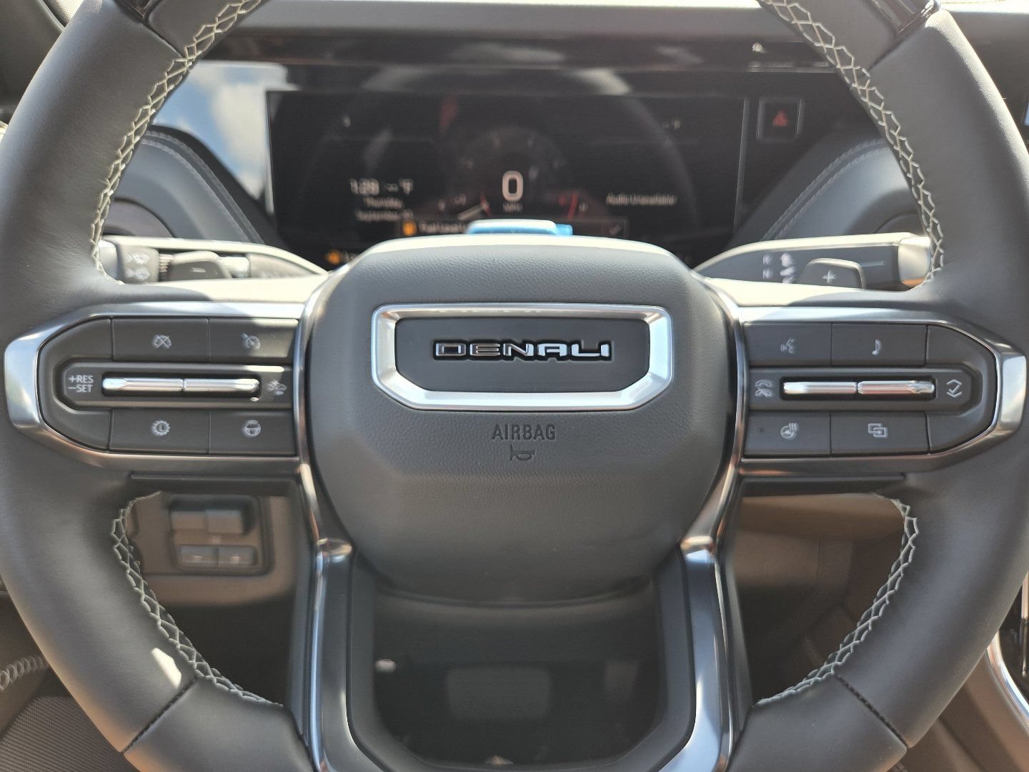 2026 GMC Yukon XL Denali Ultimate - Photo 36