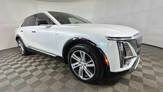 Used 2024 Cadillac LYRIQ Tech with VIN 1GYKPMRL9RZ101825 for sale in North Canton, OH