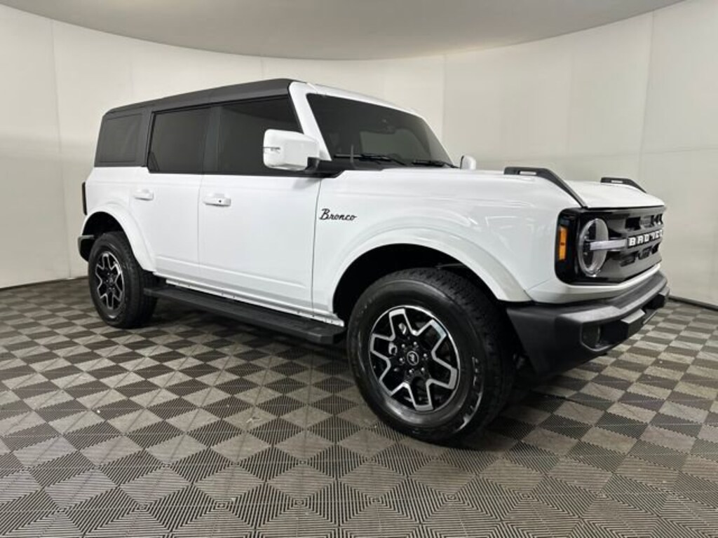 Used 2023 Ford Bronco Base SUV